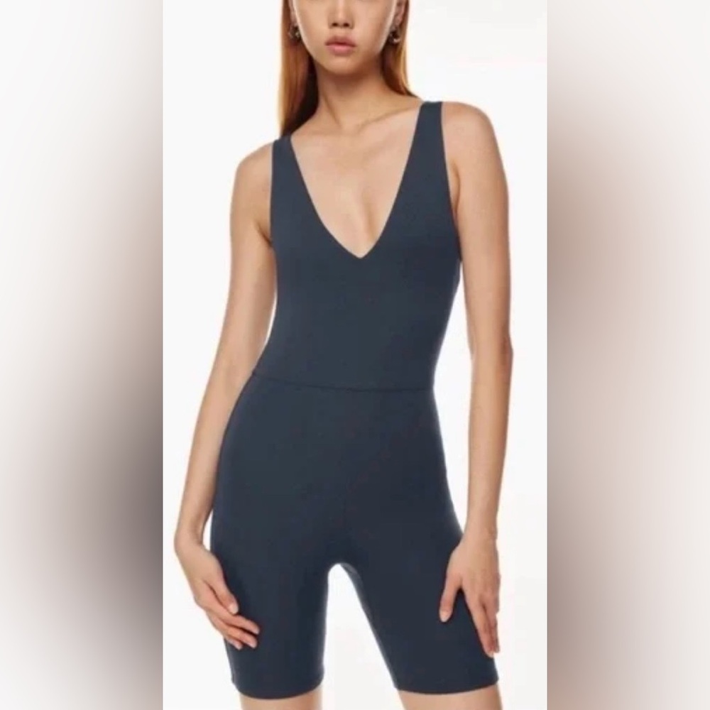 Aritzia The Group by‎ Babaton soft contour romper size xs